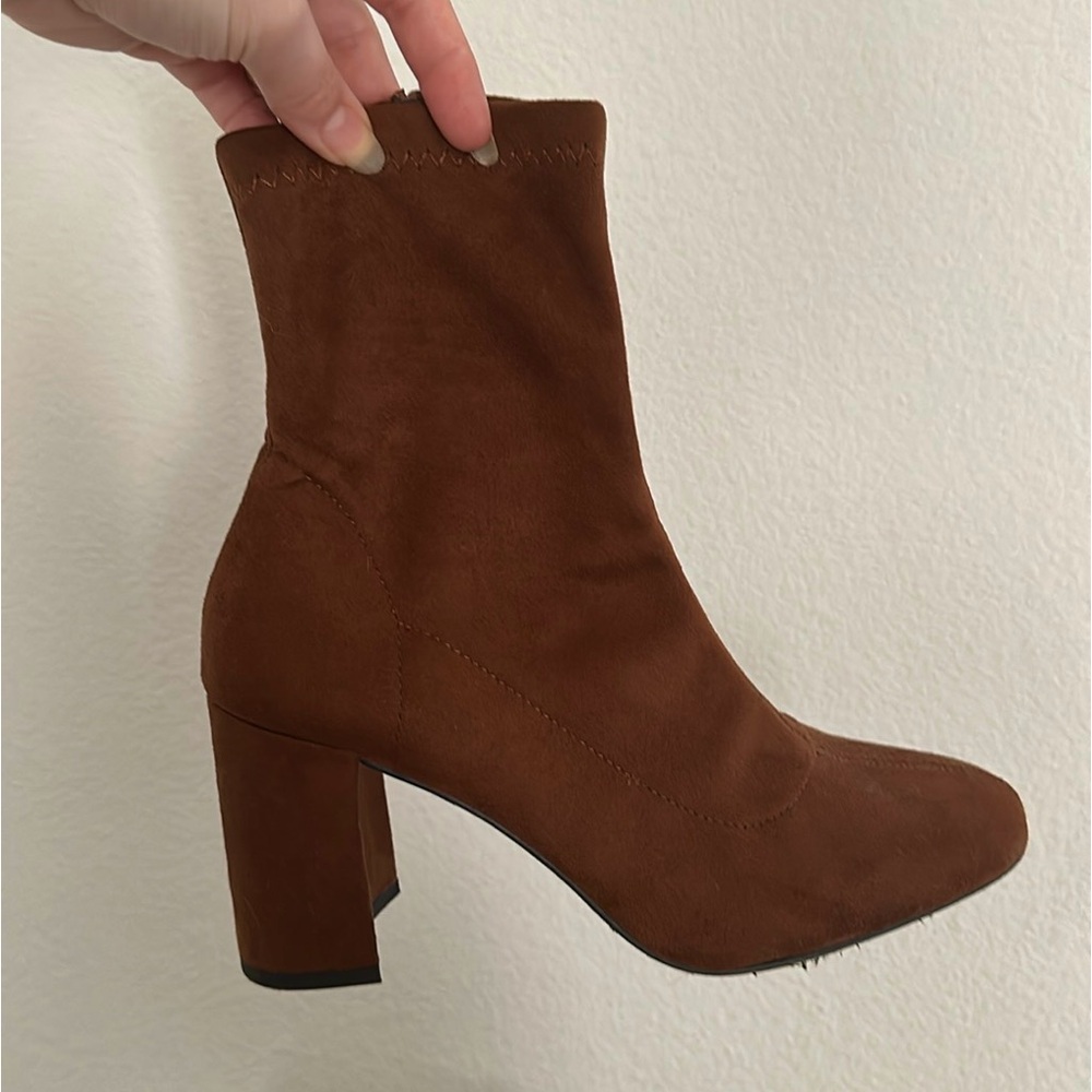 ‘SPEED LIMIT 98’ Lil’ brown velveteen booties!